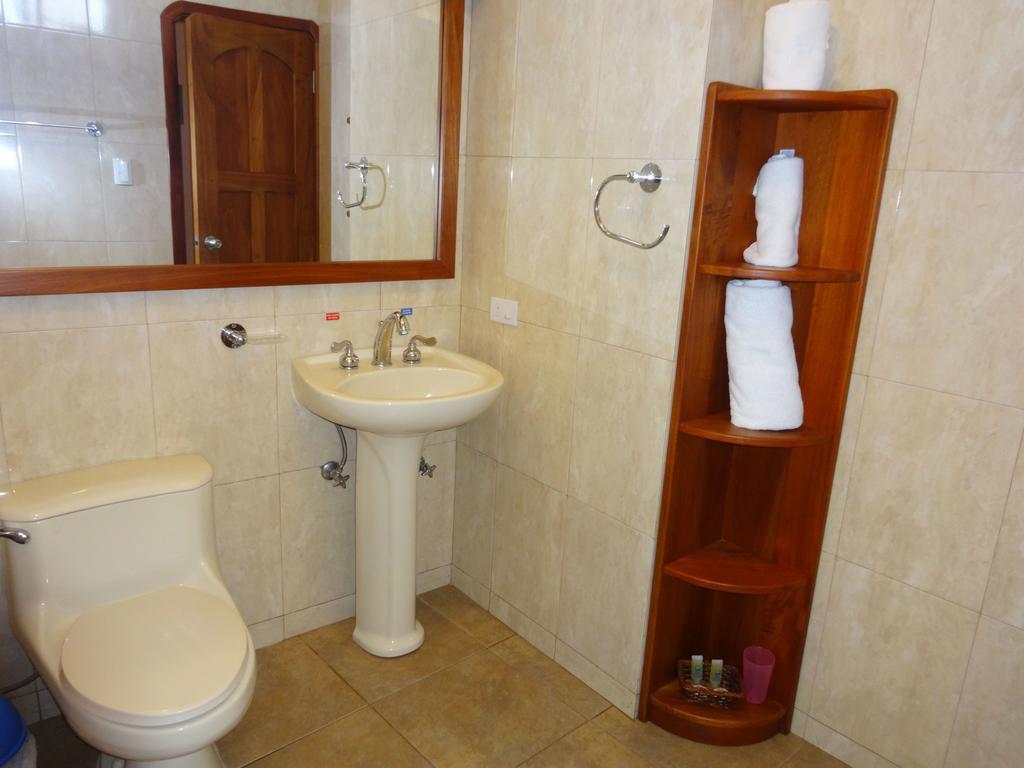 Hotel Del Sol Galapagos Puerto Ayora  Exteriör bild